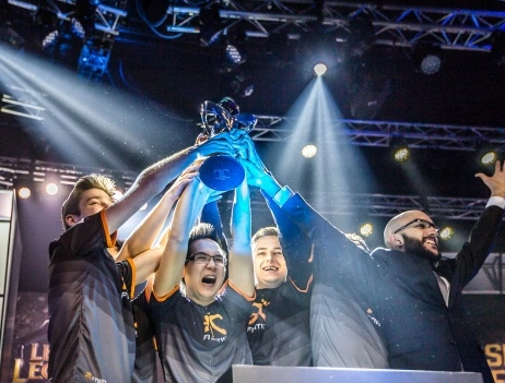 盘点历年进S赛的队伍：T1三冠王仅6次，RNG7次，它年年都来打卡？