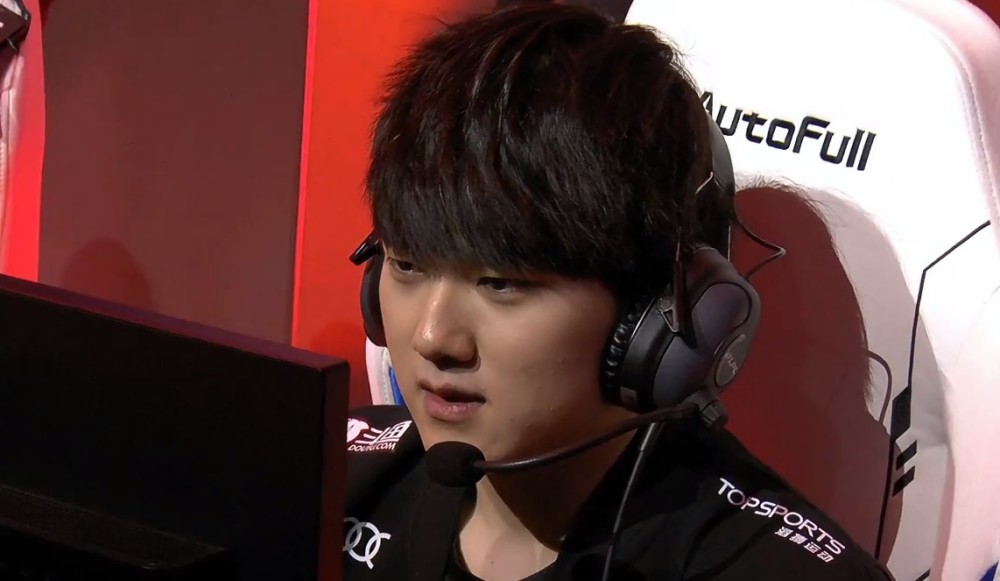 “JKL为了女朋友，被LPL官方罚款”，LNG心态爆炸，只因一个表情