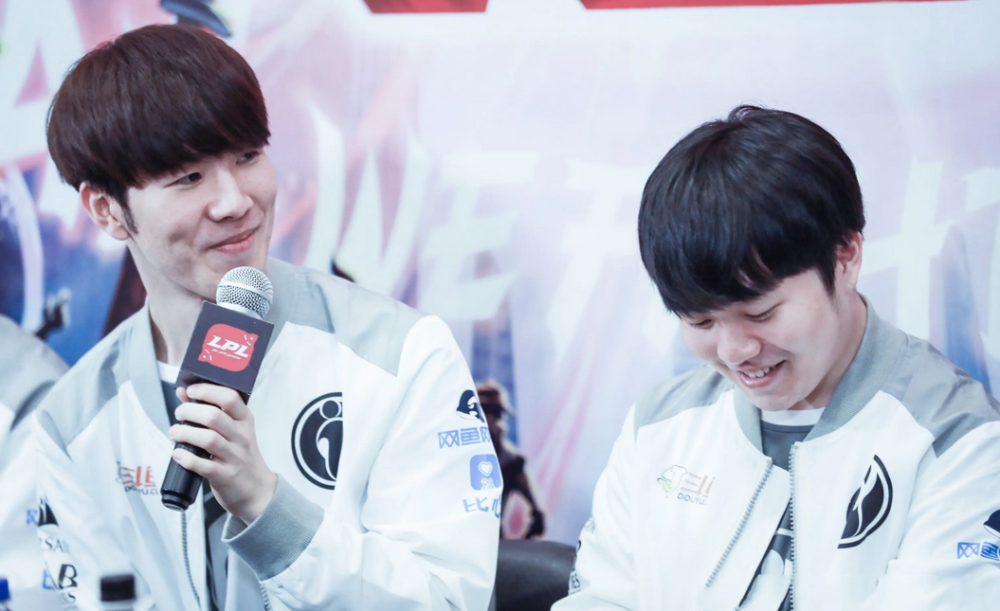 Theshy自爆与rookie“分手”过程，堪比偶像剧！坐实小娇妻人设