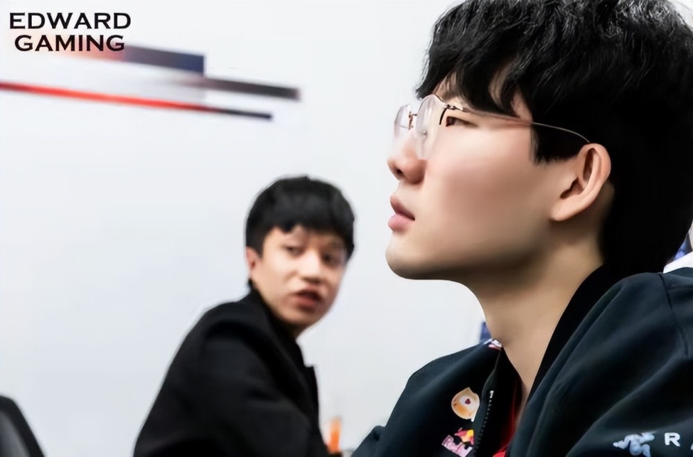 阿布透露EDG将再引韩援，厂长面临彻底退役，ZOOM将替代圣枪哥？