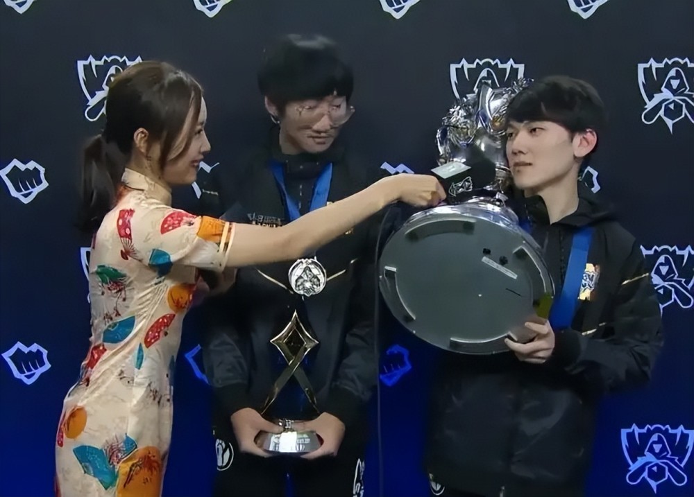 除了Mark，阿水遇到的最强辅助是谁？网友竟纷纷投票给宝蓝