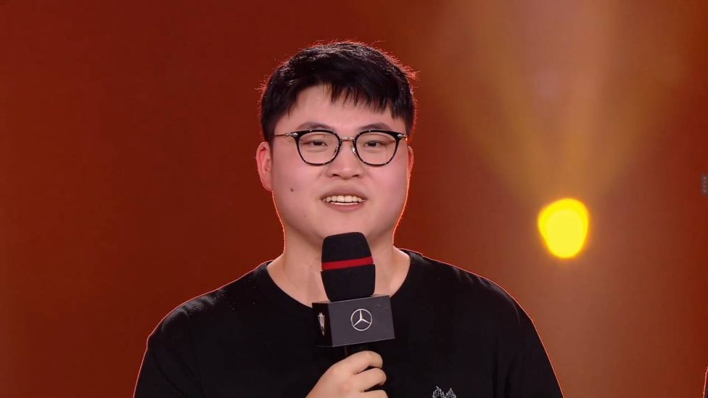 LOL：企鹅电竞停止运营，李哥2000万身价被质疑，Uzi重回Rank