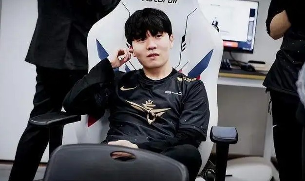 外媒投票LPL春决冠军，票数出现一边倒的局面，V5最被看好