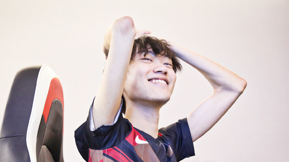 JKL化身果子哥“打醒”小天，V5临门一脚痛失好局，TES经典让2追3