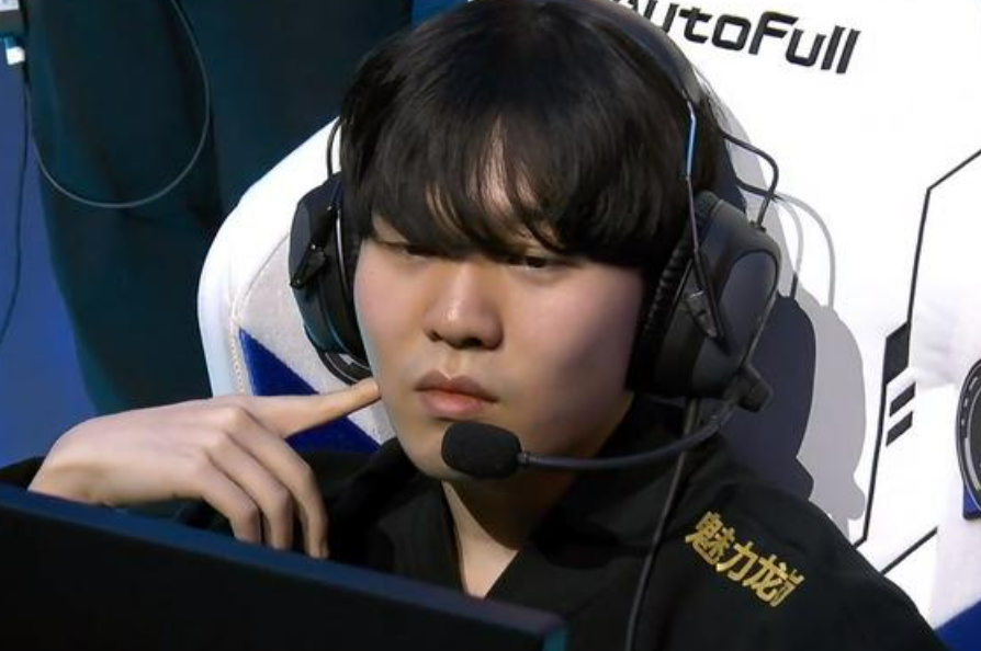 V5战败Rookie被骂：季后赛总共赢过5把，英雄池有大问题