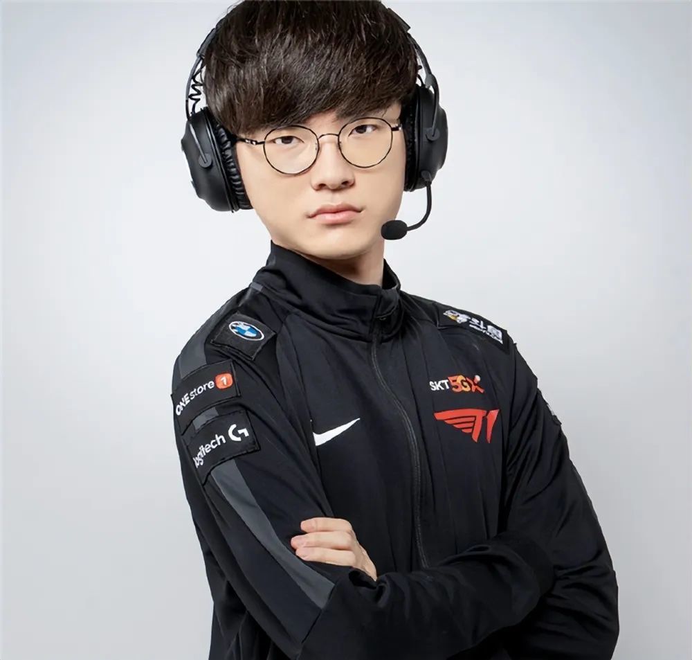 被李哥教育后晴天故态复萌？凌晨2点对线观众：赶紧下厂拧螺丝吧