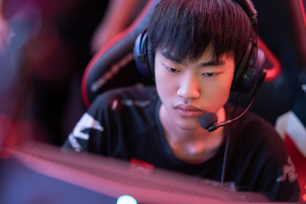 LOL：阿水被曝因个人原因无缘亚运会，RNG全队出征，左手喜提替补