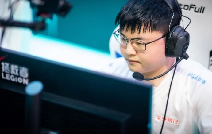 LPL亚运会名单被曝光，AD位置争议最大，uzi凭什么上榜？