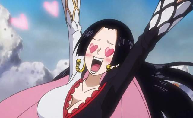 《海贼王》女帝为何能够护住路飞这个顶上战争的参与者呢？