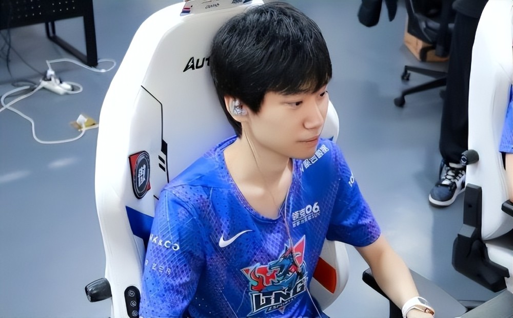 RNG就是春季赛的神！Doinb巨吹RNG：小虎就是第一中单