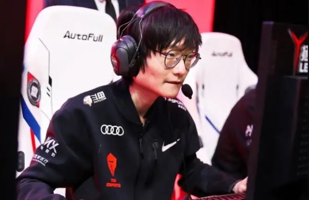 LPL公布最新处罚内容，两位选手比赛中违规，小天没夺冠还被罚款