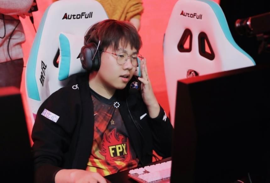 一竞技：假赛哥重连失败！Doinb直播曝出猛料：Bo复出失败了！