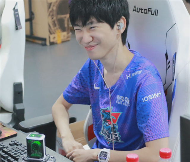 LPL此举是把我们当驴用！BLG选手得知夏季赛赛程，没忍住直接开喷