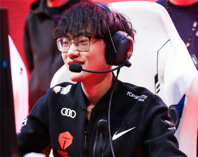 knight事件爆发他的韩粉心态崩了：礼物已经准备好，我该怎么办？