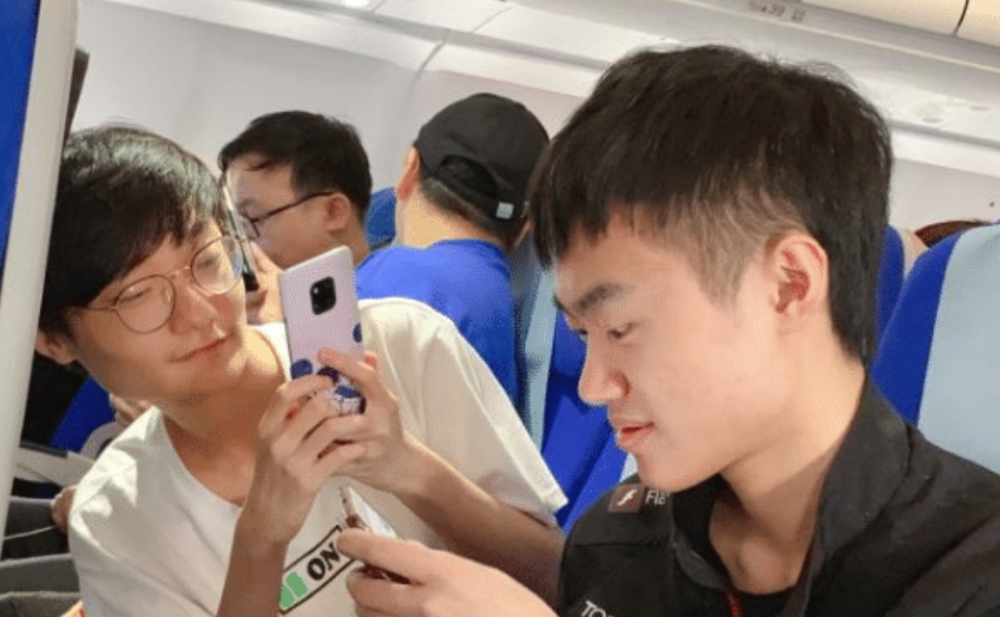 还是要帮他！多位LPL选手力挺Knight：朋友间吐槽很正常