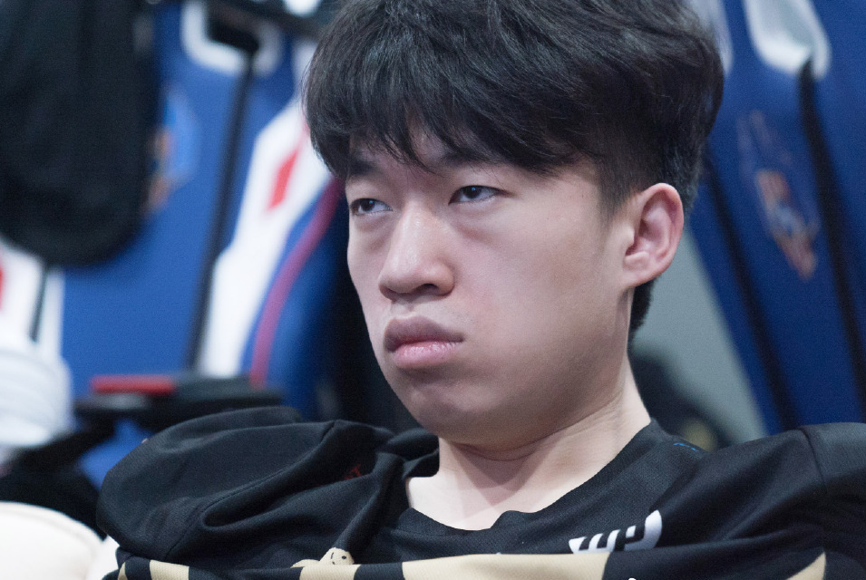 LOL：拳头官宣RNG重赛，他人错误要RNG来买单，经理发文表达不满