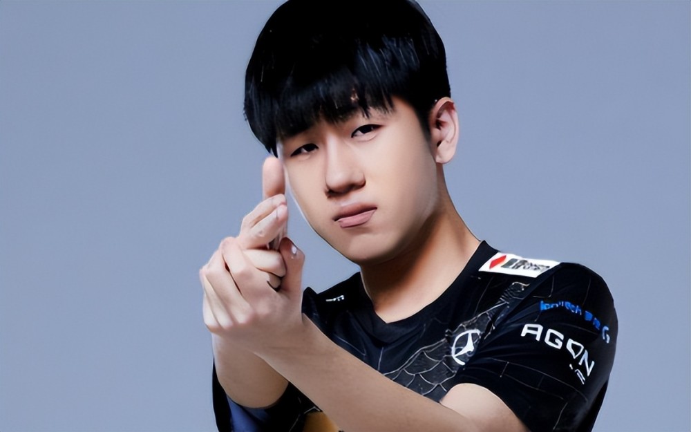 RNG重赛，WE老粉想到10年前拔网线，北枫佩服的人，也用五杀回应