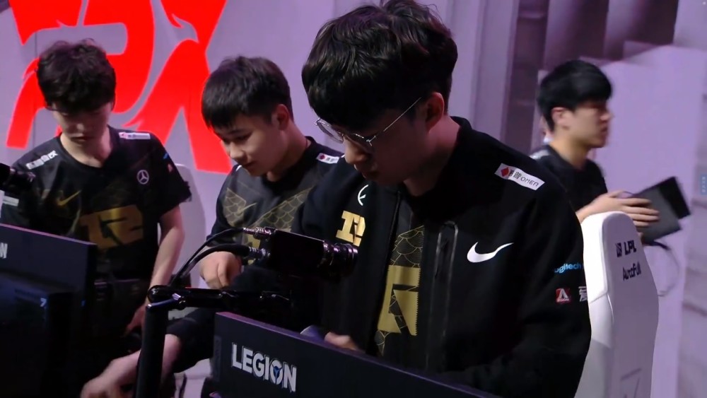 RNG官方视频引发争议！朱开暗示MSI不公平，国外解说：不这样认为