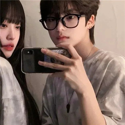 2022学院风情头真人很幸福的头像-一眼就不会忘的真人甜美的情头最新版