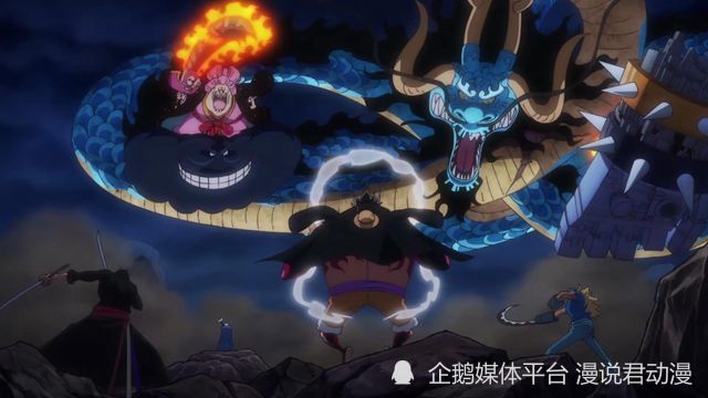 海贼王1017集：战斗燃爆，极恶时代猛攻，索隆一刀流吓坏四皇