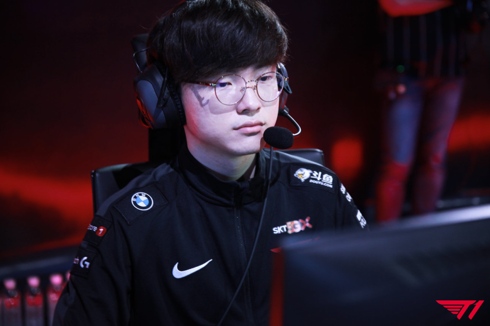 LOL：余霜声援RNG后被喷上热搜，为LPL说话没有错，韩吹太嚣张了