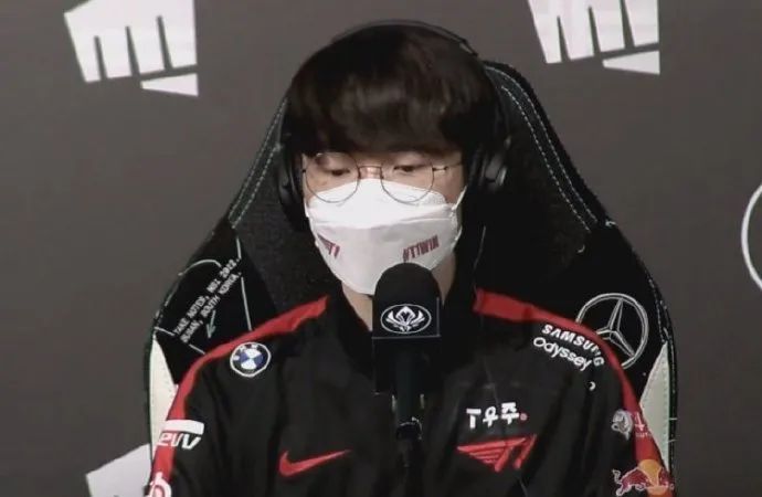 【每日一撸】T1输了怪抛硬币小明霸气回应；新人喷Doinb被开除