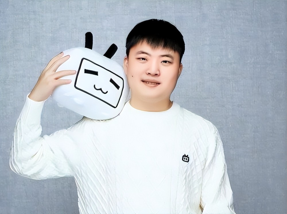 我都不敢看弹幕了！UZI：我才25岁，很多东西我都还承受不了