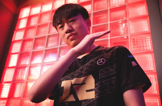 LOL：英文流解说谈夏季赛预测，RNG稳居第一，BLG被严重高估