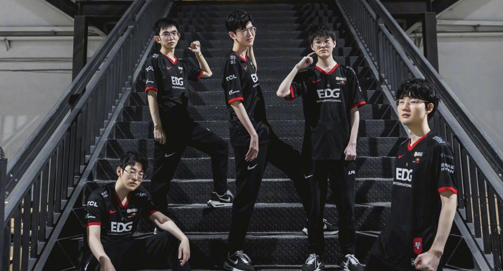 LPL夏季赛：EDG 2-1惊险战胜FPX，为什么会打的这么艰难？