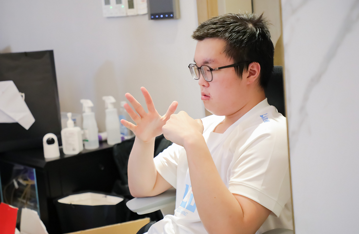 Bin场均经济位列LPL第一，玩法却太独了？其实教练组要背锅！