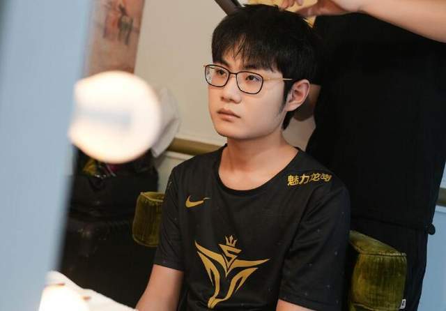 V5新中单酷似showmaker，引起国外网友误会，以为许秀来LPL了