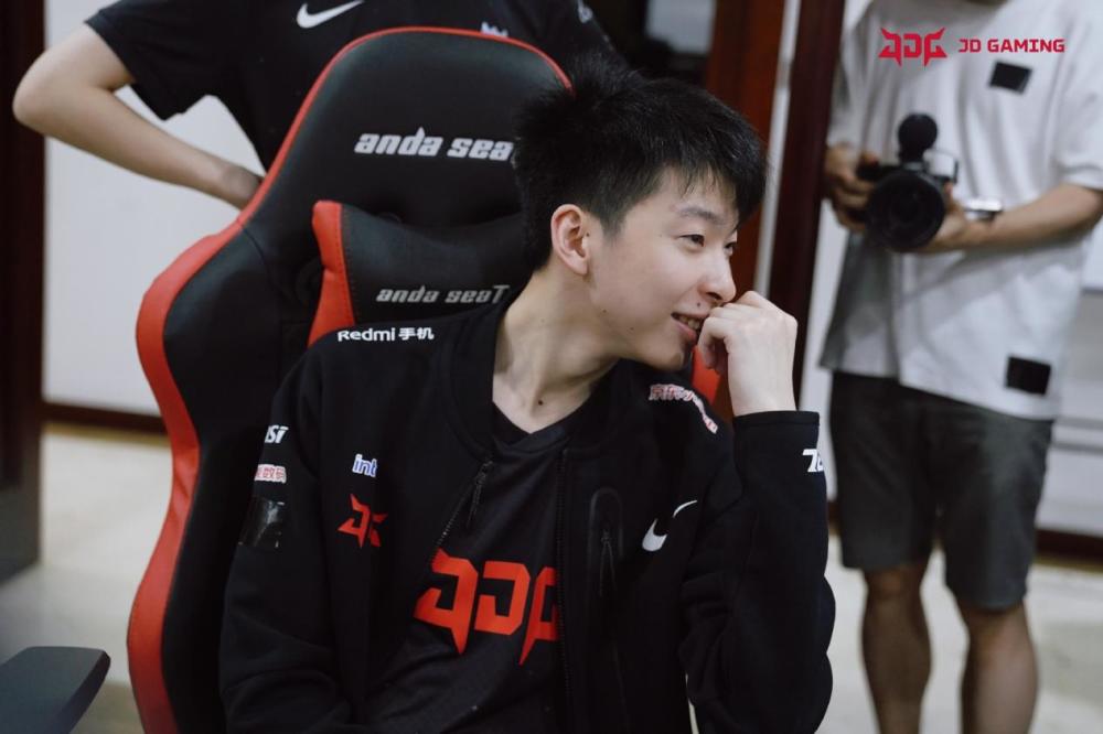 韩网热议JDG2-0战胜EDG：JDG被低估了，Hope是JDG的希望