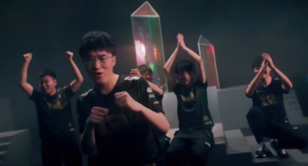 输给RNG后，TheShy直接破防了！复盘后通宵训练，一直到早上七点