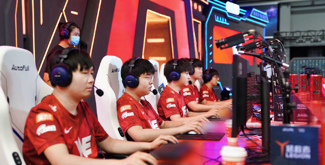 难求一胜！TT 2-0战胜WE后，LPL仍有三队保持全败战绩