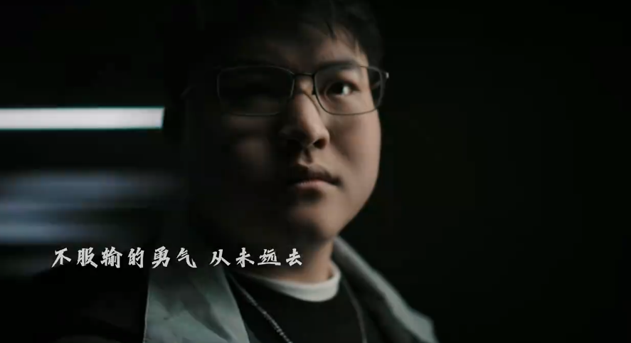 Letme结婚让AJ心生羡慕，追求瞳夕后，贼心不死，还在偷看女主播