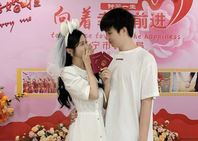Letme结婚邀请RNG前队友，唯独没通知uzi，MLXG主动要参加