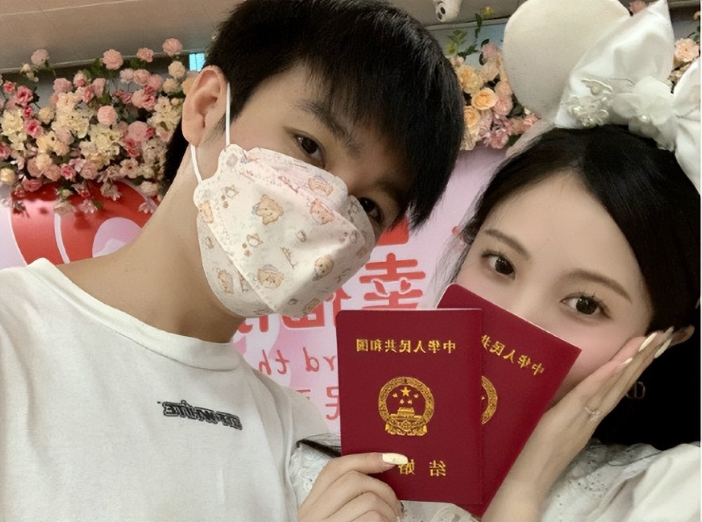 Letme婚后首次开播！直播现场因为老婆太过大方，现场互动拌嘴！