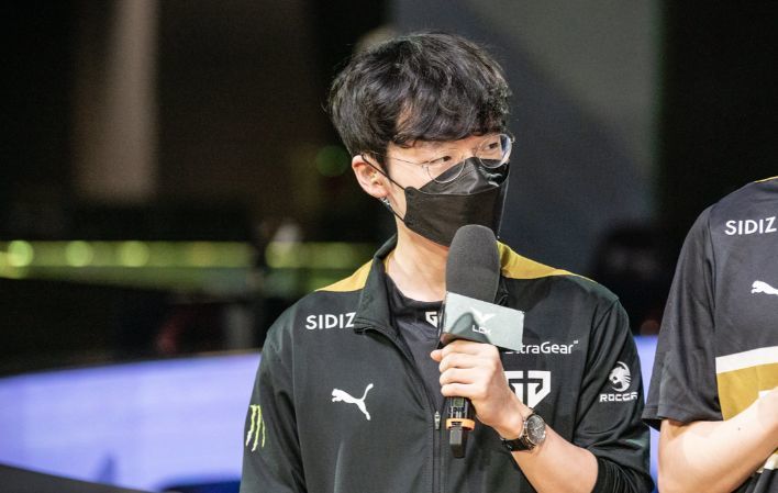 Peanut个人风格逐渐偏向进攻，声称是从LPL打野身上学到的