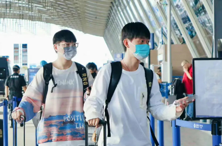 RNG美服战绩更新！小明轻取9连胜，呼吸哥喜迎晋级赛