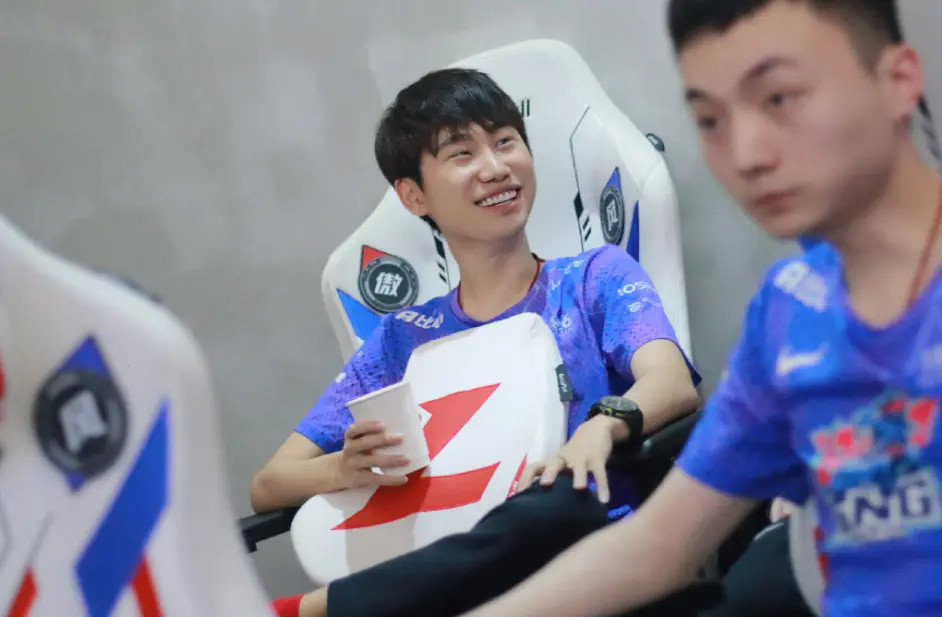 LBL重燃战火！Doinb、Uzi、宝蓝重新连接