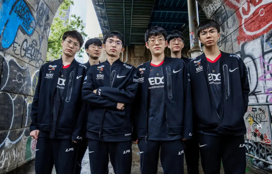 RNG八人确诊阳性！主力仅Gala幸免于难！