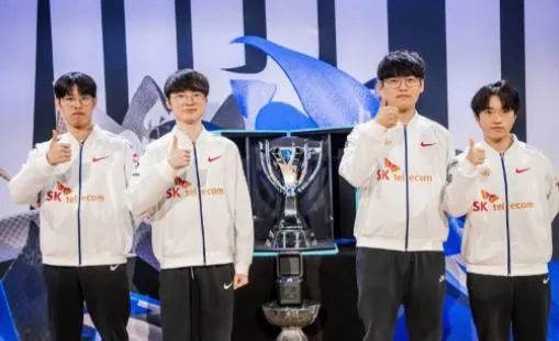 S12决赛：T1全员要零封DRX，Faker直言自己高中未毕业！