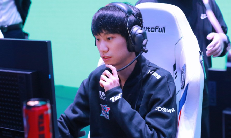 LOL：Gala自曝要签约了，新队伍不是RNG，JDG和BLG二选一