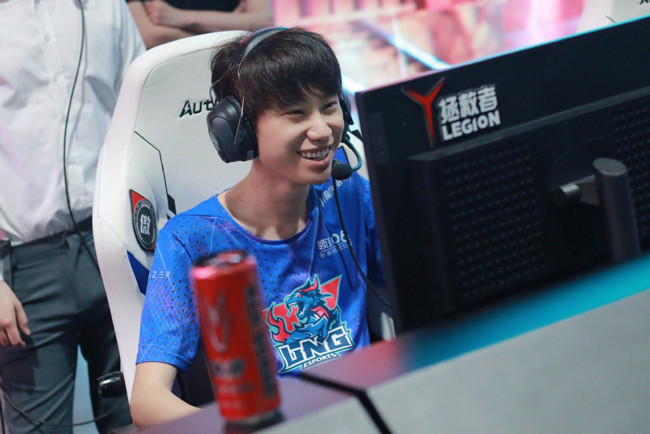 Doinb直播爆料：LPL三家俱乐部报价争取Faker？