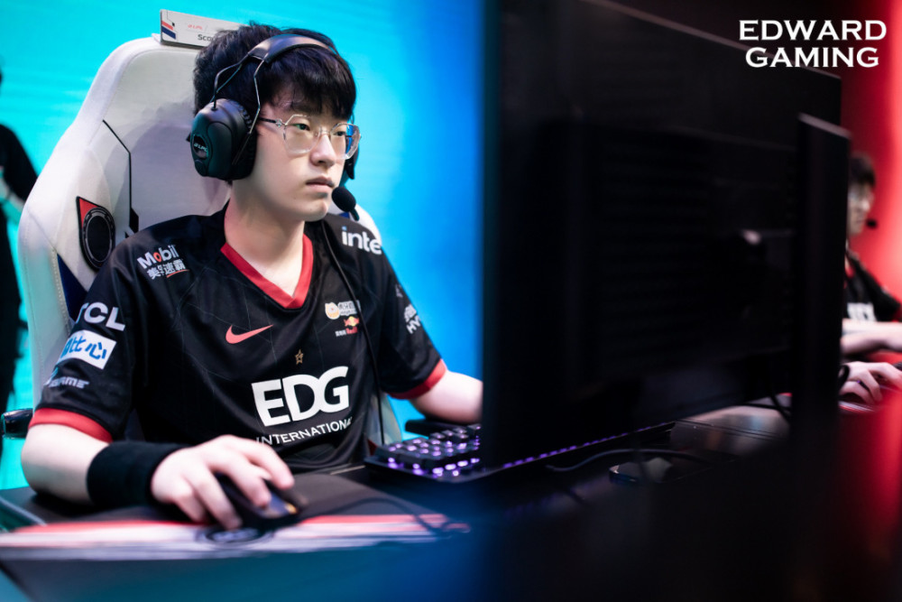 Scout拒绝DRX合同，被爆料要回LPL，张嘉文觉得留队可能性大